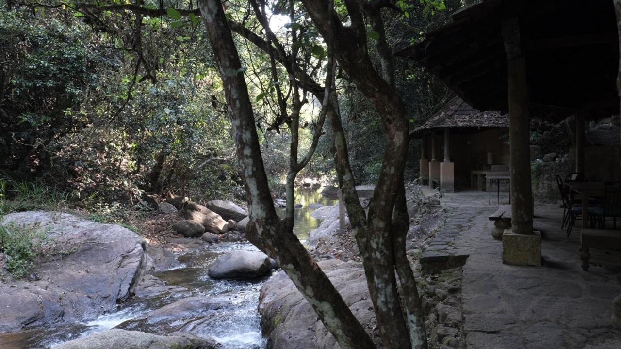 The Kandy Samadhicentre Hotel Narampanawa Kültér fotó