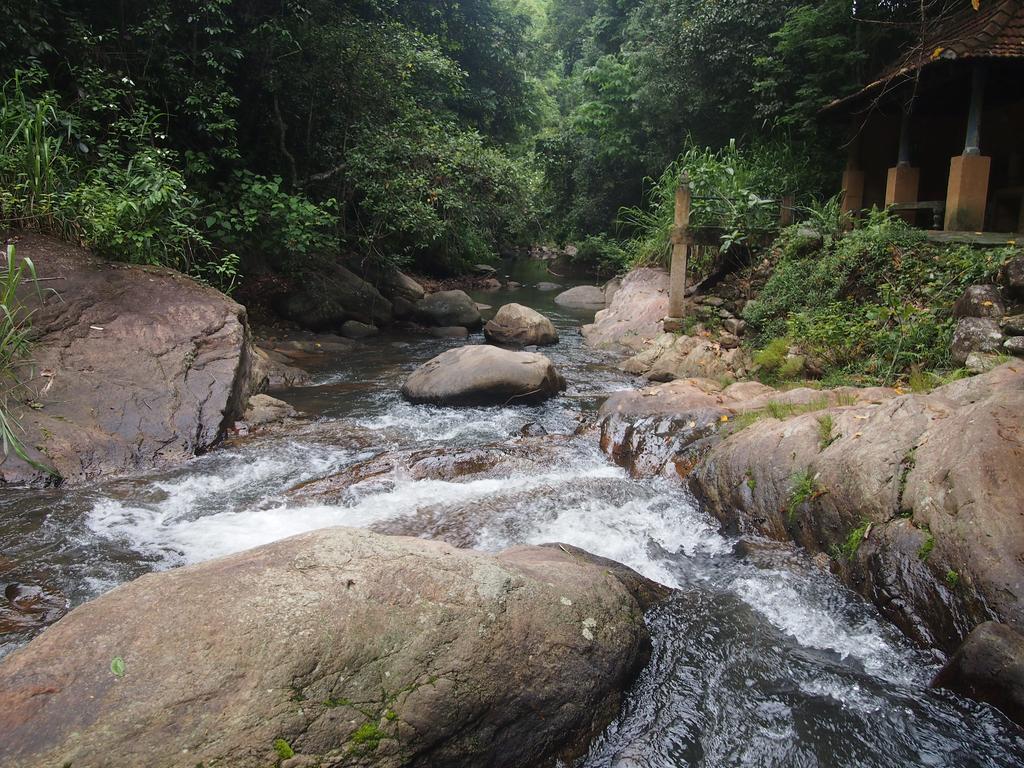 The Kandy Samadhicentre Hotel Narampanawa Kültér fotó